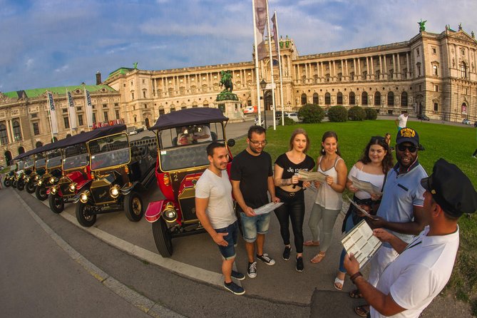 Vienna Oldtimer Tour (60 min) Incl. bottle of Prosecco - Parliament, Burgtheater, Rathaus, and the University