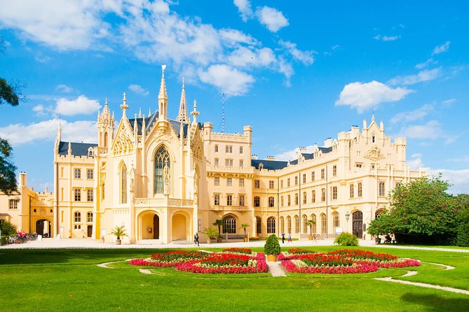 Vienna-Prague One-Way Sightseeing Tour Bus - Timing, booking, and cancellation details
