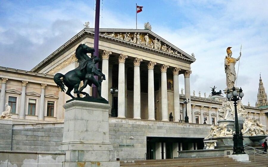 Vienna: Private Half-Day Sightseeing Tour - A smart four-hour introduction to Vienna