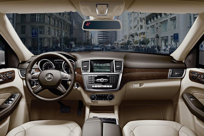 Vienna Private Transfer from Vienna Airport to City centre - A direct ride instead of a taxi queue or train timetable