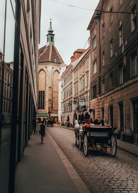 Vienna: Private Walking Tour of the Historic Center - Quiet courtyards and overlooked corners