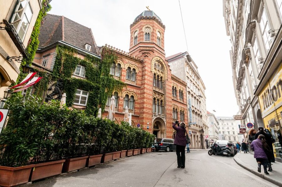 Vienna: Romantic Old Town 2-Hour Discovery Tour - Starting at the Anchor Clock on Hoher Markt