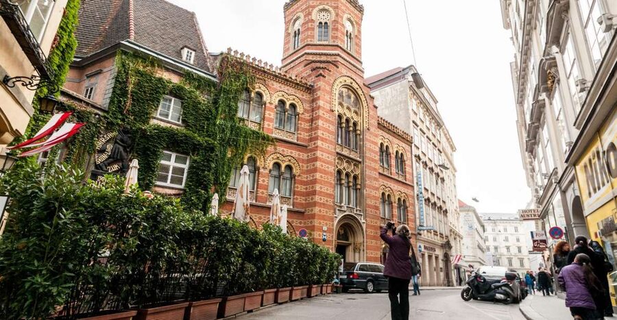 Vienna: Romantic Old Town 2-Hour Discovery Tour - The Greek Quarter beside the Danube