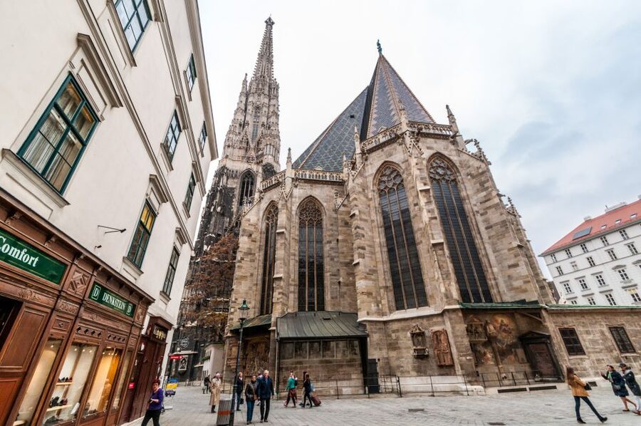 Vienna: Romantic Old Town 2-Hour Discovery Tour - The old university quarter and Jesuit Church