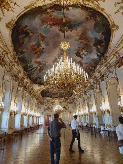 Vienna: Schönbrunn Palace & Christmas Market Walking Tour - Should you book the Schönbrunn Christmas tour?