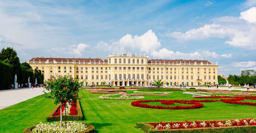 Vienna: Schönbrunn Palace & Garden Skip-the-Line Guided Tour - Why Schönbrunn is worth two hours