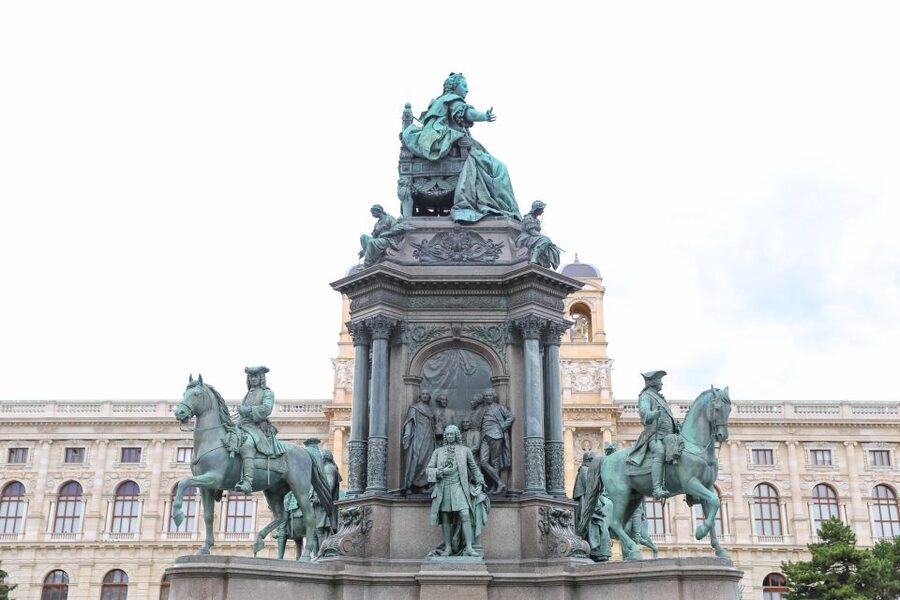 Vienna: Self-Guided Audio Walking Tour on Your Phone - Vienna State Opera and the center’s grand scale
