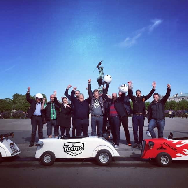 Vienna: Sightseeing Tour in Hotrod - Schwedenplatz and the MAK Museum