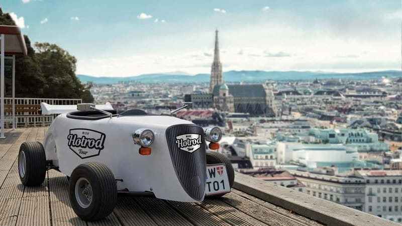 Vienna: Sightseeing Tour in Hotrod - The Danube Canal and the feeling of open road