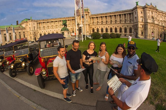 Vienna: Silver Tour (30 min) Vienna City Center Sightseeing Tour - Maria Theresa Monument and Vienna’s twin museums