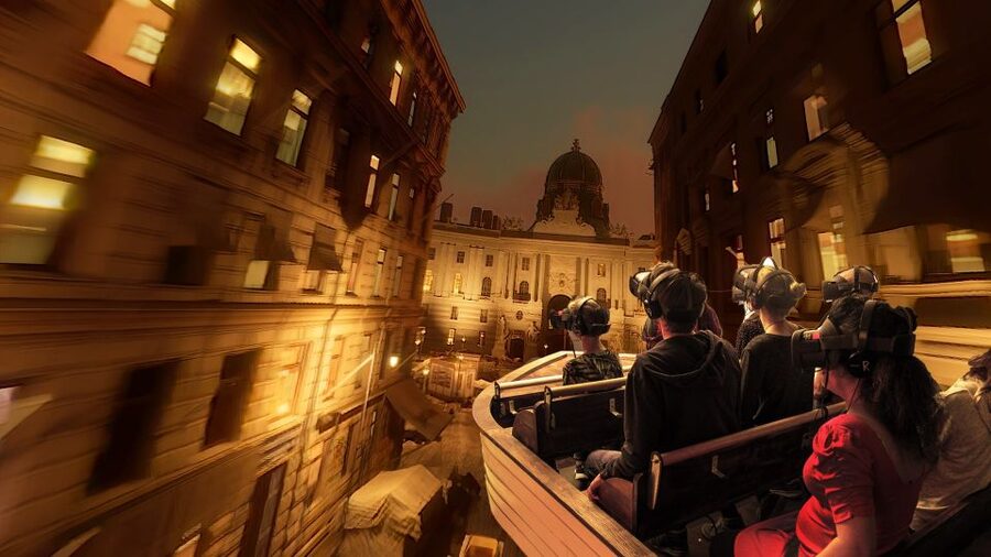 Vienna: "Sisi's Amazing Journey" Virtual Reality Experience - Meeting the imperial family at Schönbrunn Palace