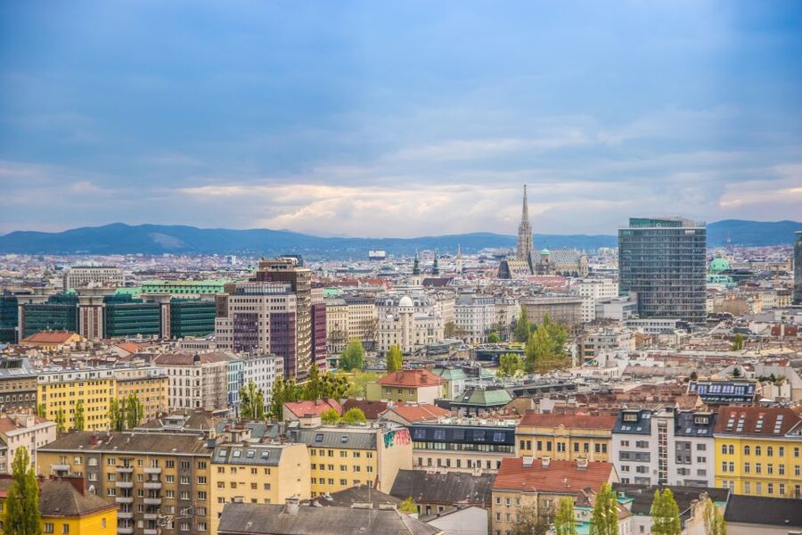 Vienna: Skip-the-cashier-desk-line Giant Ferris Wheel Ride - Combining the ride with Wiener Prater
