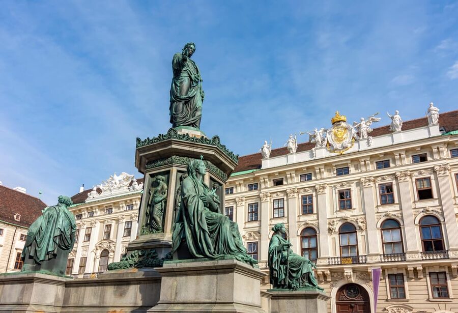 Vienna: Skip-the-Line Hofburg and Empress Sisi Museum Tour - Key points at a glance