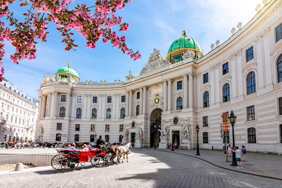 Vienna: Skip-the-Line Hofburg and Empress Sisi Museum Tour - The Sisi Museum and Empress Elisabeth’s public image