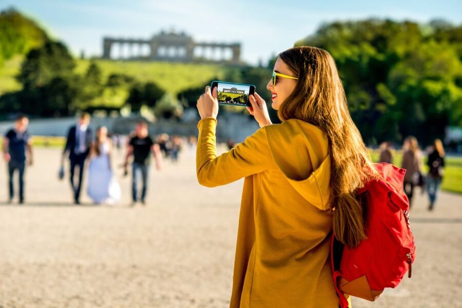 Vienna: Skip-the-Line Schönbrunn Palace & Gardens Tour - Why the guide matters more than the headset