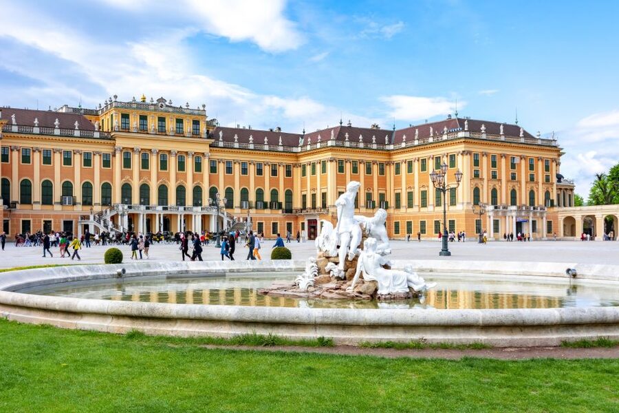 Vienna: Skip-the-Line Schönbrunn Palace & Gardens Tour - Practical timing and seasonal advice