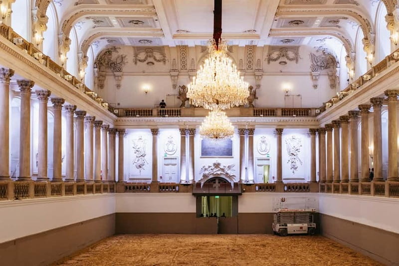 Vienna: Spanish Riding School Guided Architectural Tour - A hidden window with an Old Town view