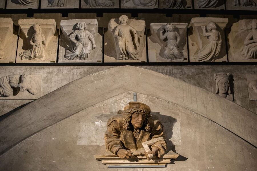 Vienna: St. Stephan's Cathedral Guided Tour - The catacombs: a quieter look beneath the church