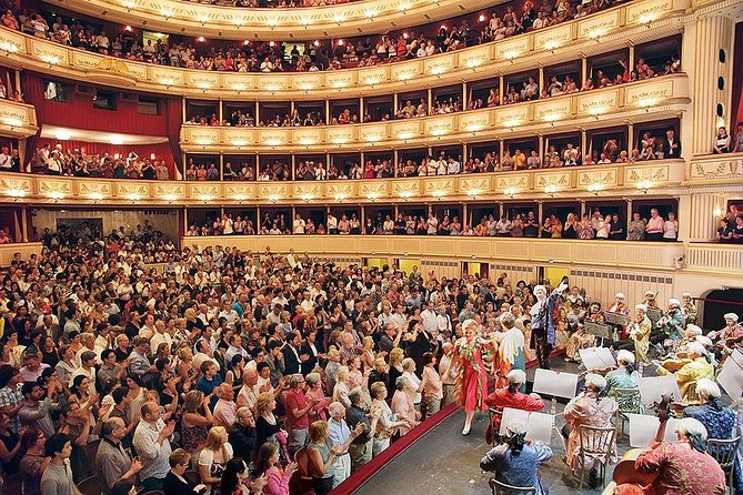Vienna State Opera House Mozart Concert in Historical Costumes - What this Mozart concert really is