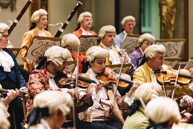 Vienna State Opera House Mozart Concert in Historical Costumes - The VIP evening with dinner and a Fiaker ride