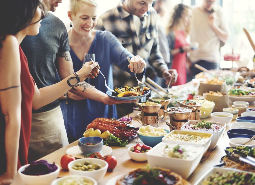 Vienna: Sunday Brunch Danube Cruise & Live Music - Brunch With Breakfast and Lunch on One Plate