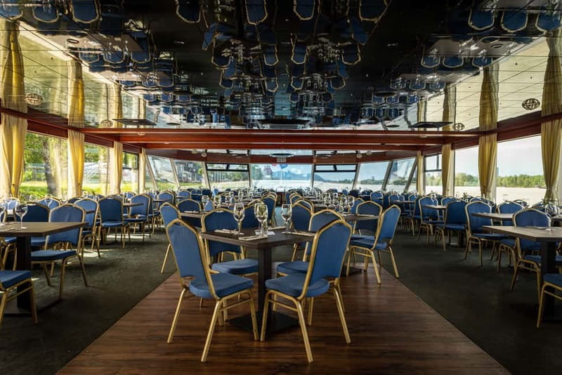 Vienna: Sunset Summer Cruise - English communication and what is not included