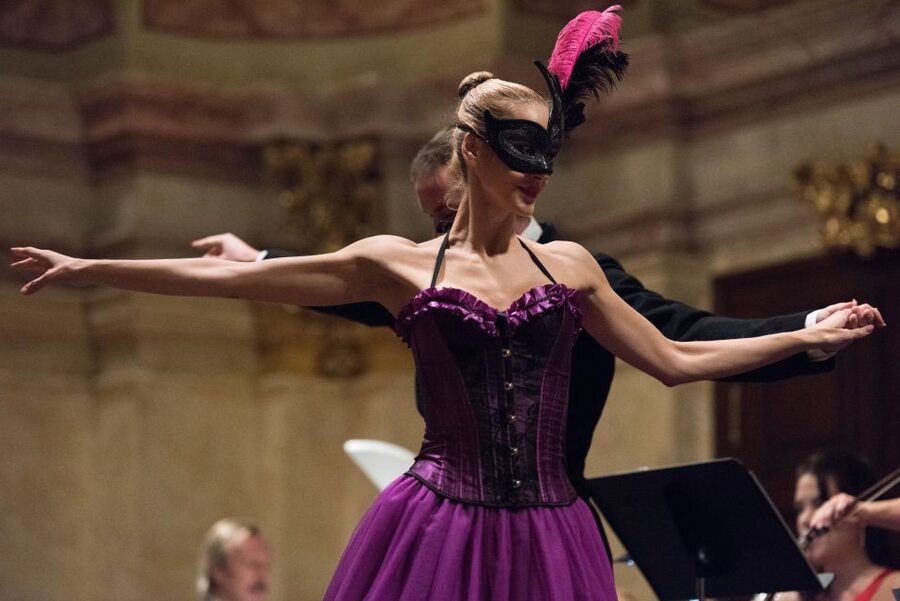 Vienna Supreme Orchestra at Palais Niederösterreich - Arriving at Palais Niederösterreich on Herrengasse