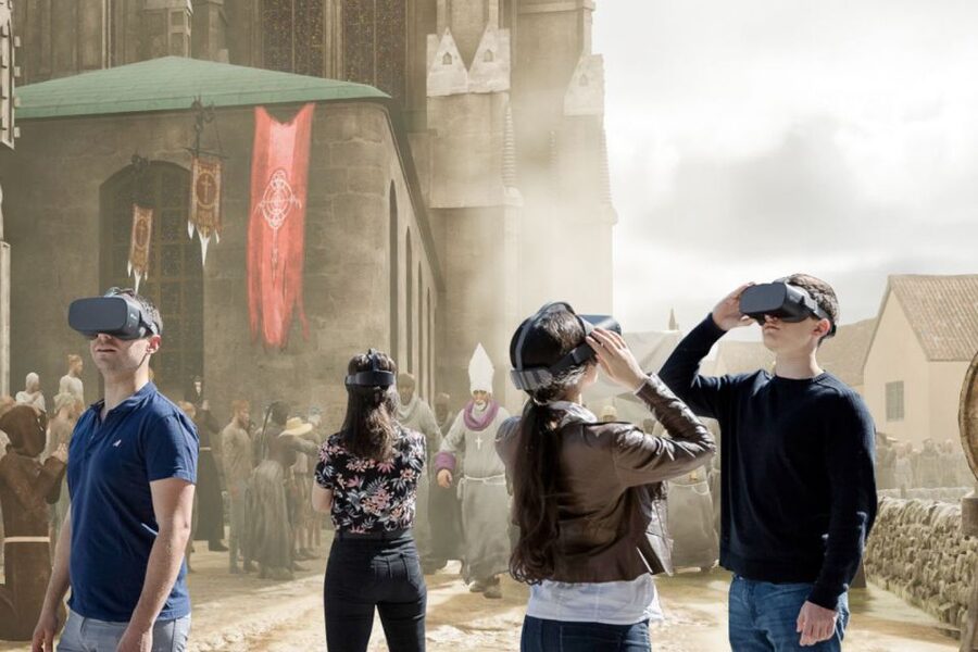 Vienna: Time Traveling Virtual Reality Sightseeing Tour - Starting at Neuer Markt with Vienna beneath the headset