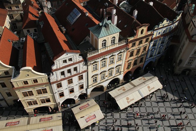 Vienna to Prague - Private Transfer with 2 hours of Sightseeing - What the private car adds to the journey