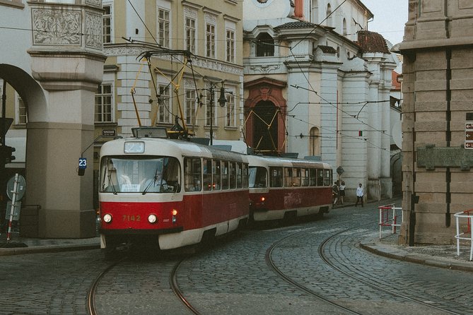 Vienna to Prague - Private Transfer with 2 hours of Sightseeing - Choosing between two short stops and one longer visit