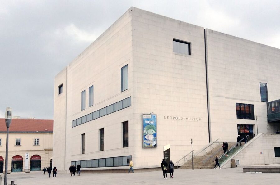 Vienna: Tour of Gustav Klimt's Art in 3 Museums with Tickets - A taxi ride to the Secession