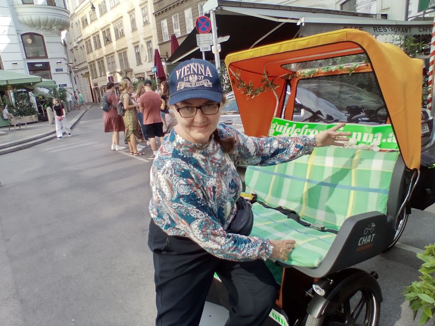 Vienna: Tour RAXI (electric rickshaw) 3 hours in Vienna - Hundertwasser House and Vienna’s modern side