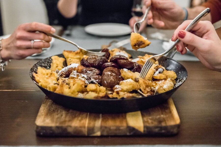 Vienna: Traditional Kaiserschmarrn Cooking Class & Tasting - Entering Edlingers Tempel in central Vienna