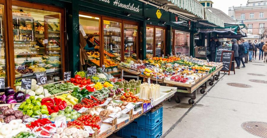 Vienna: Typical Austrian Food Tour with Coffee House Visit - Key points at a glance
