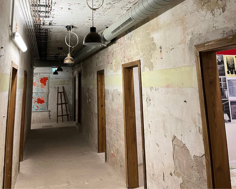 Vienna: Underground WWII Bunker Ticket and Guided Tour - What the 90-minute schedule feels like