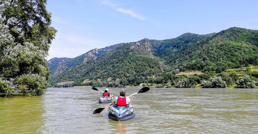 Vienna: Wachau Valley Private Kayak and Wine Tour - Two hours through the Western Wachau
