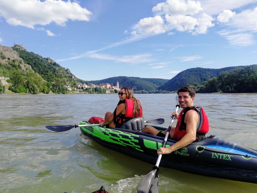 Vienna: Wachau Valley Private Kayak and Wine Tour - Lunch in a Wachau hamlet