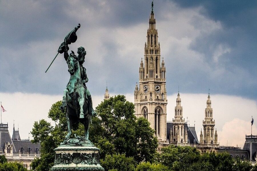 Vienna: Walking Tour of the Historic Ringstrasse - Gardens and statues provide welcome breathing space
