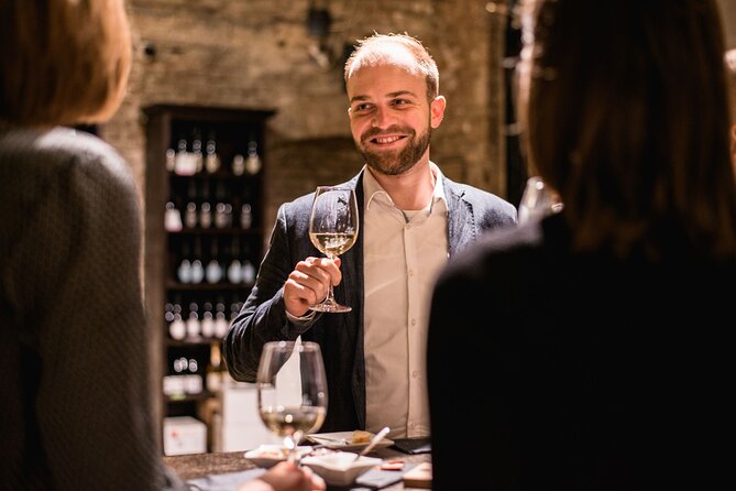 Viennese Wine Tasting in a Private Hidden Wine Cellar - The guide makes or breaks a short tasting