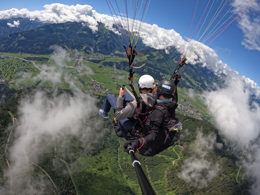 Zell am See: Schmittenhöhe Tandem Paragliding Flight - Pilots who keep the experience personal